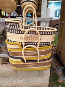 Baby Cot Basket-Handwoven of Straw, natural and black-checkered pattern (top in photo) Ghana, West Africa 30 cm X 12 cm